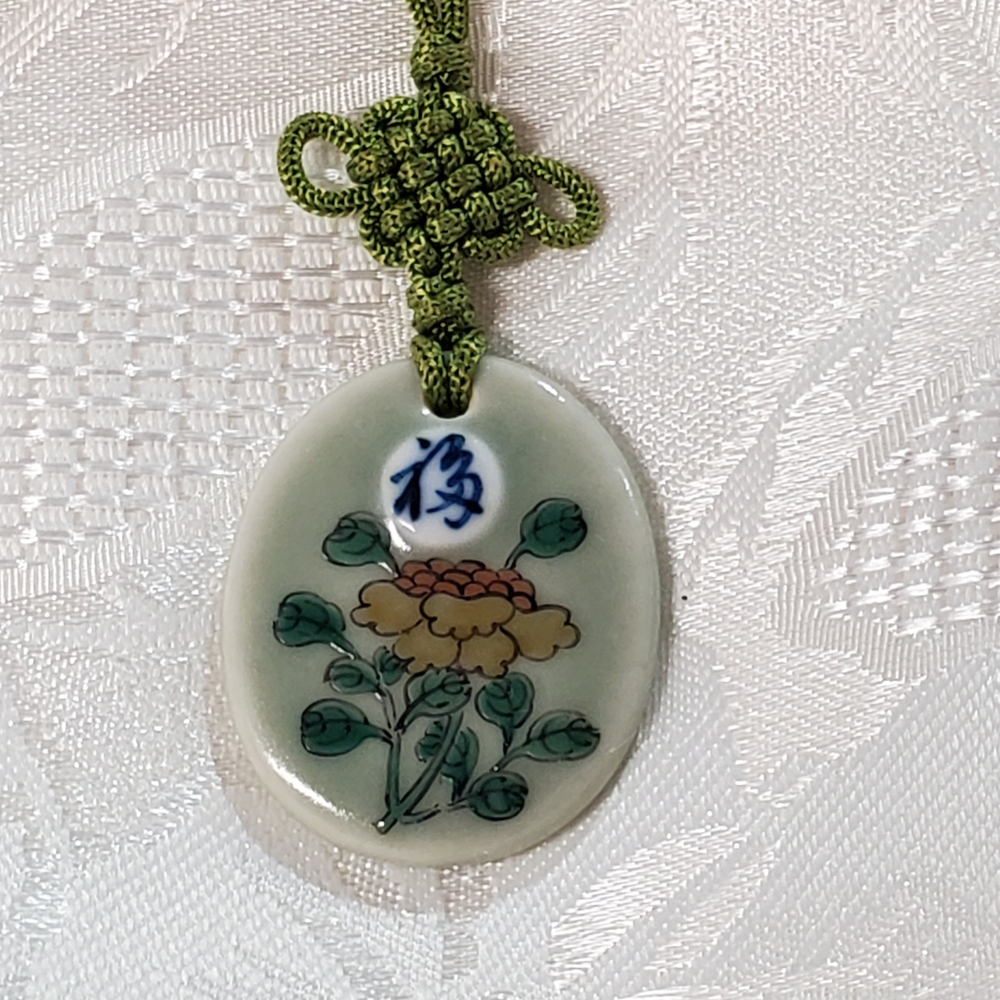 Vintage JAPANESE Handcrafted Floral Ceramic Pendant Necklace